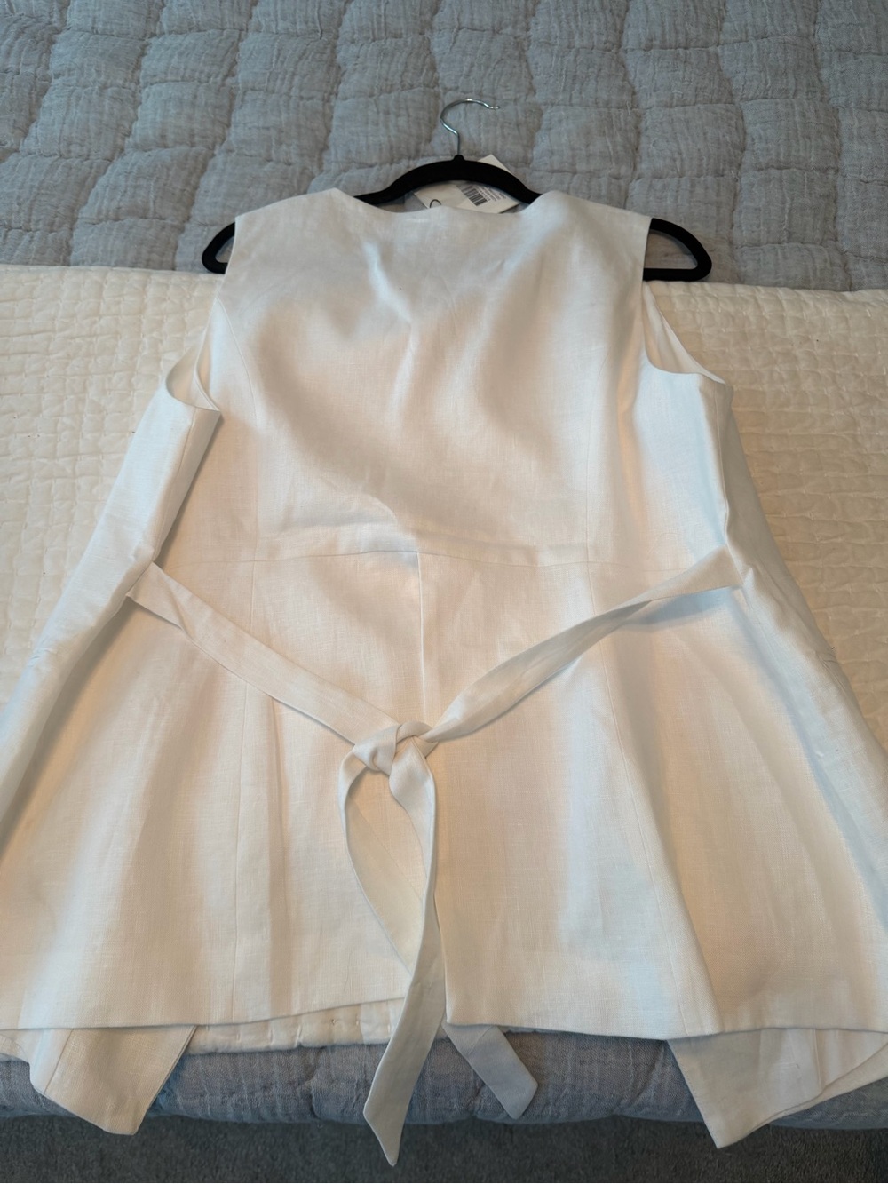 White Linen Two-Piece Set - Sleeveless Top & Shorts - Picture 7 of 7